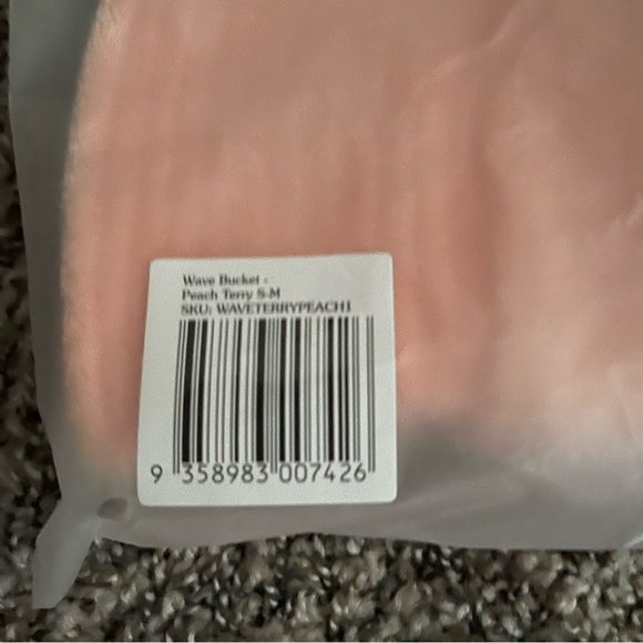 Lack of Color NWT Wave Bucket Hat in Peach. Size M-L - Picture 6 of 7